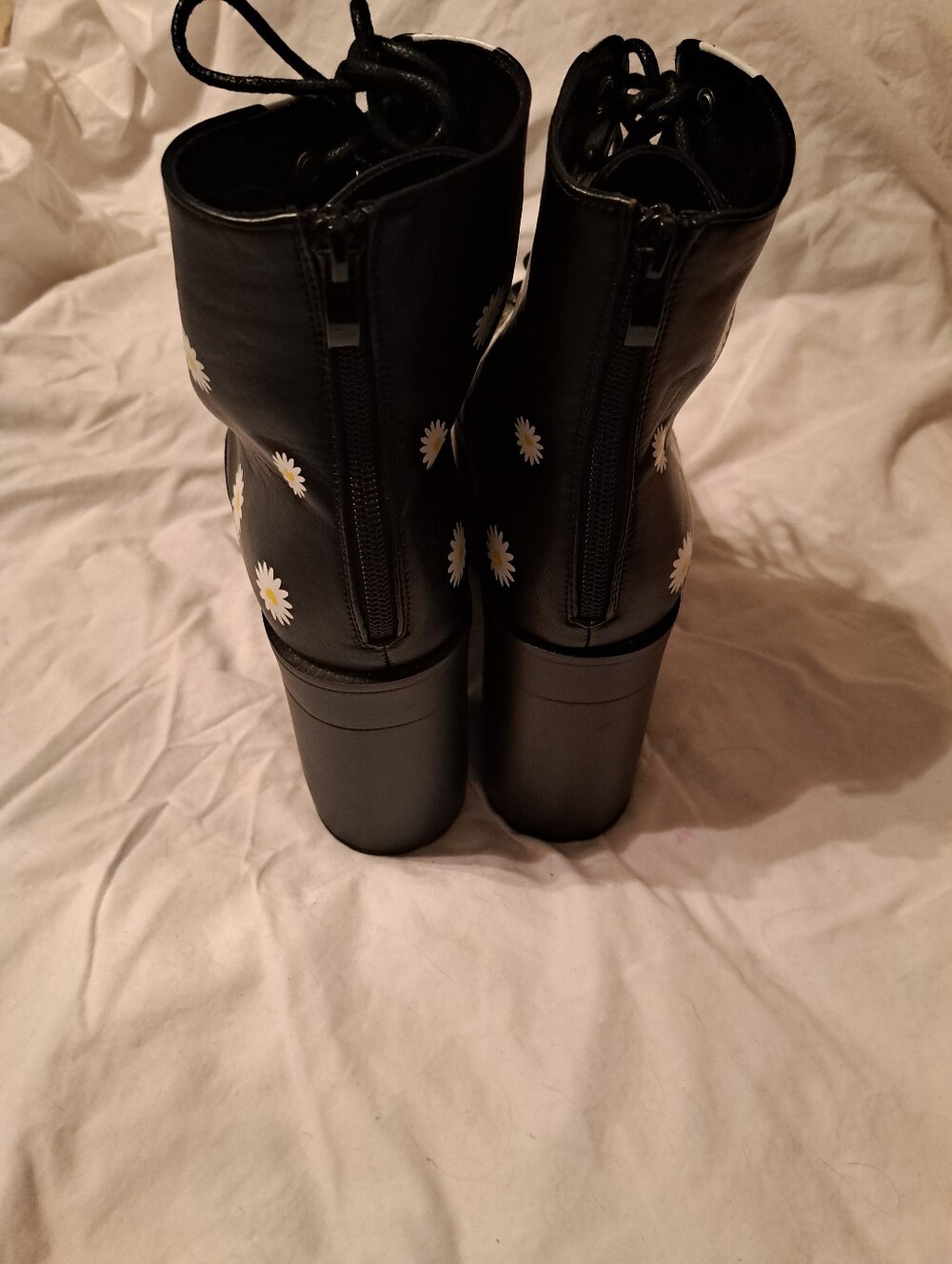 Black Daisy Platform Lace-Up Boots - Women - NEW - Size: 9 - Picture 4 of 5